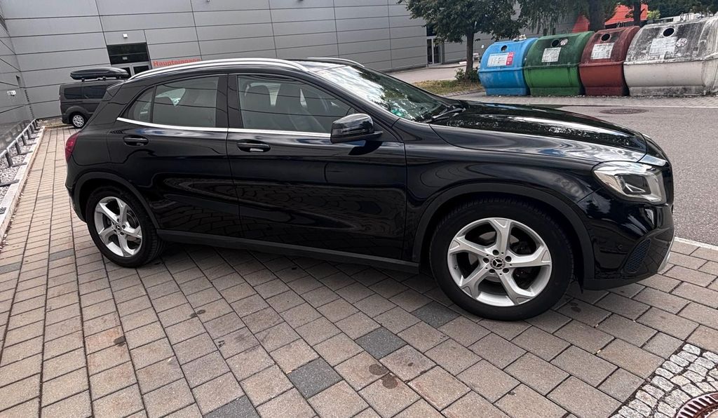 Image of Mercedes-Benz GLA 200