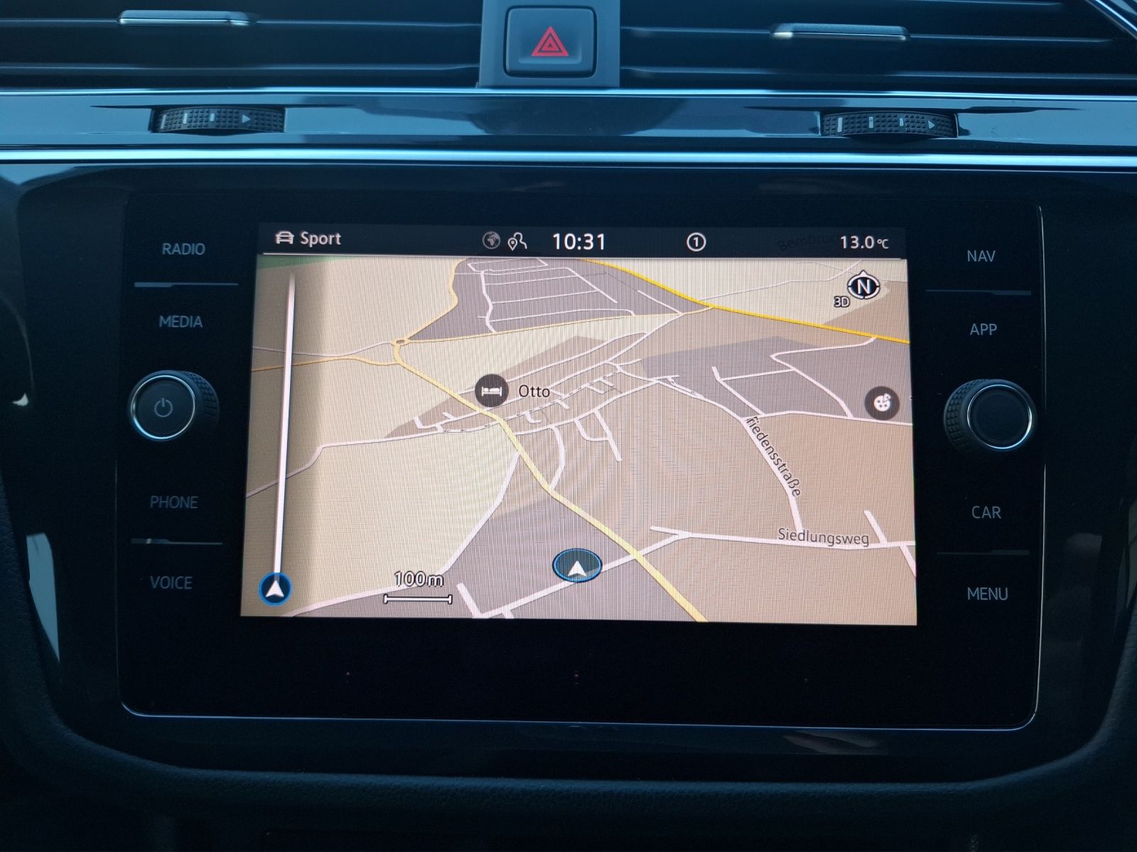 Fahrzeugabbildung Volkswagen Tiguan R DSG 4M Matrix AHK Navi AID ACC RFK SH 2