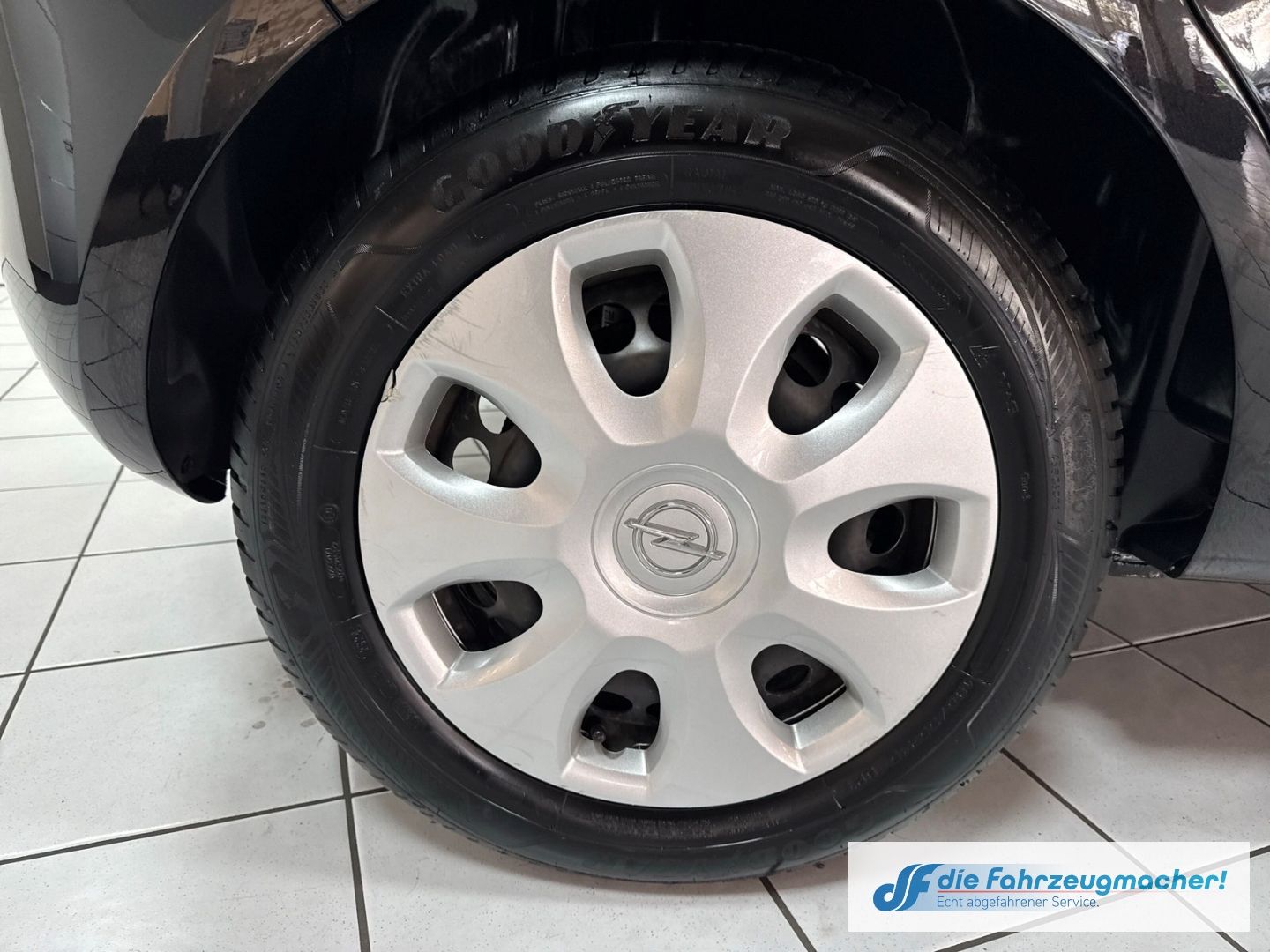 Fahrzeugabbildung Opel Corsa E Edition Navi Apple CarPlay Android Auto