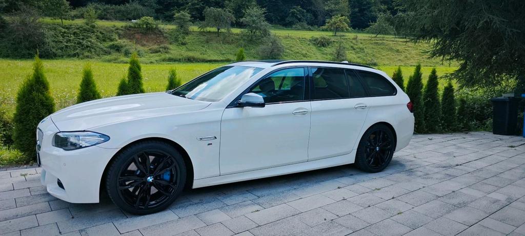 BMW M550