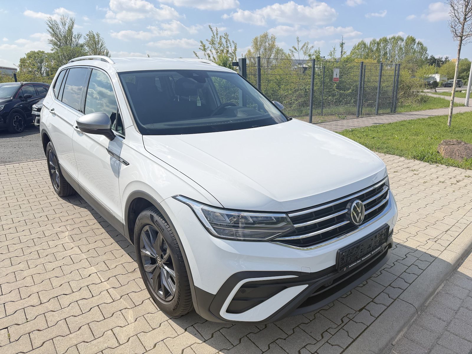 Volkswagen Tiguan Allspace 2.0 TDI Life 4Motion Navi+Ahk foto 7