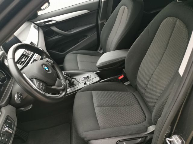 BMW X1 sDrive 18i Advantage+Navi+auto.Heckkl.+LED - Autohaus Thoma