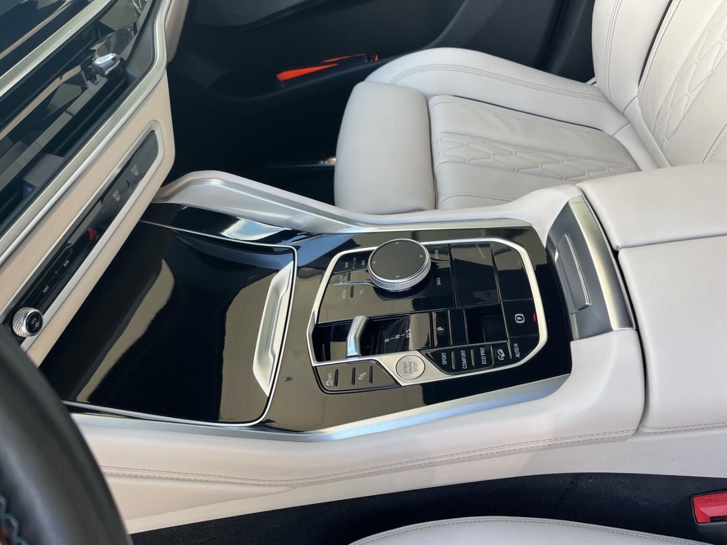BMW X6 M60 i xDrive/M Sport Pro/StandHZG/AHK/Leder