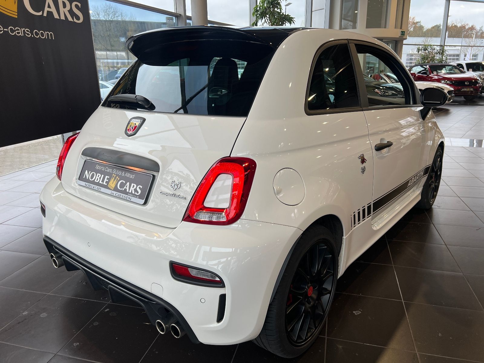 Fahrzeugabbildung Abarth 595 Competizione LEDER XENON NAVI ALU