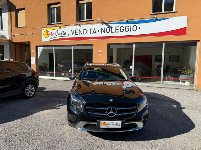 MERCEDES-BENZ GLA 200