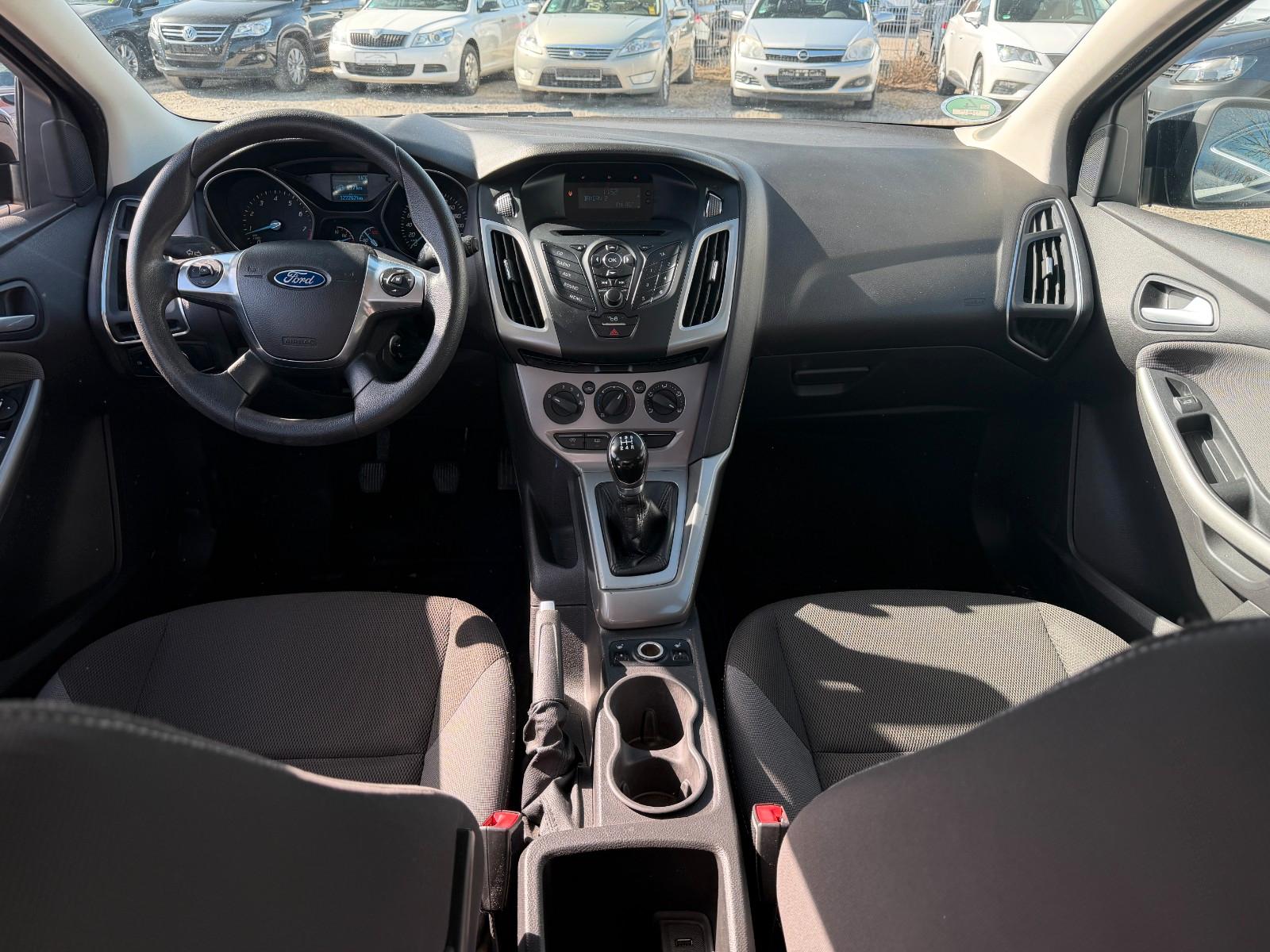 Ford Focus 2013 — photo 10