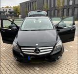 Mercedes-Benz B 180 BlueEFFICIENCY SCHECKHEFT Kombi Limousine - Mercedes-Benz B 180