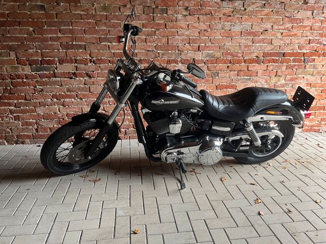 Harley-Davidson Dyna Street Bob FXDB