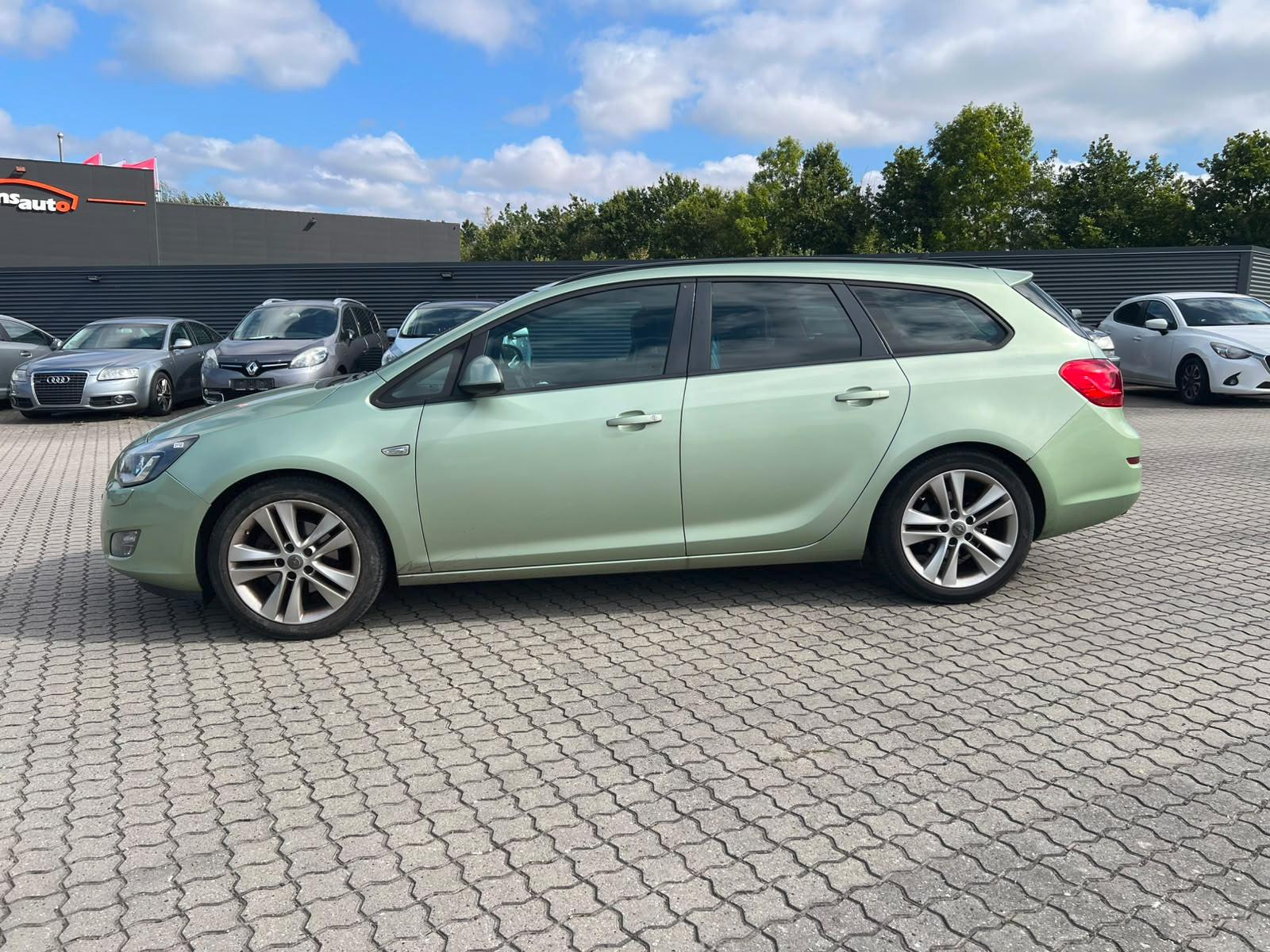 Opel Astra 2011 — engine 1.598 cm³, 179 HP (132kW)
