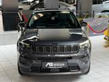 Jeep Compass Upland/ALIPINE-SOUND/360°KAM/CARPLAY - Jeep Compass Upland mit Hybrid-Antrieb (Benzin/Elektro)