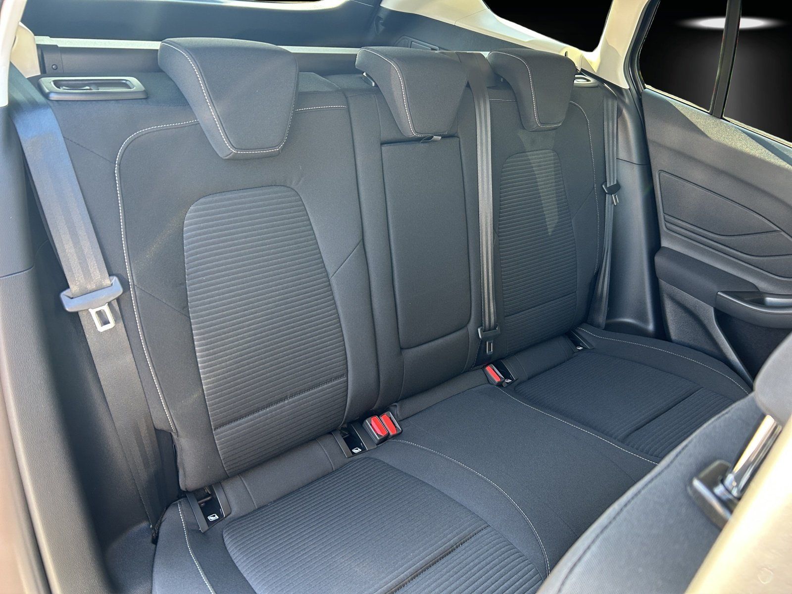 Fahrzeugabbildung Ford Focus Titanium X Winter P. B&O e.Call LM 17Z LED