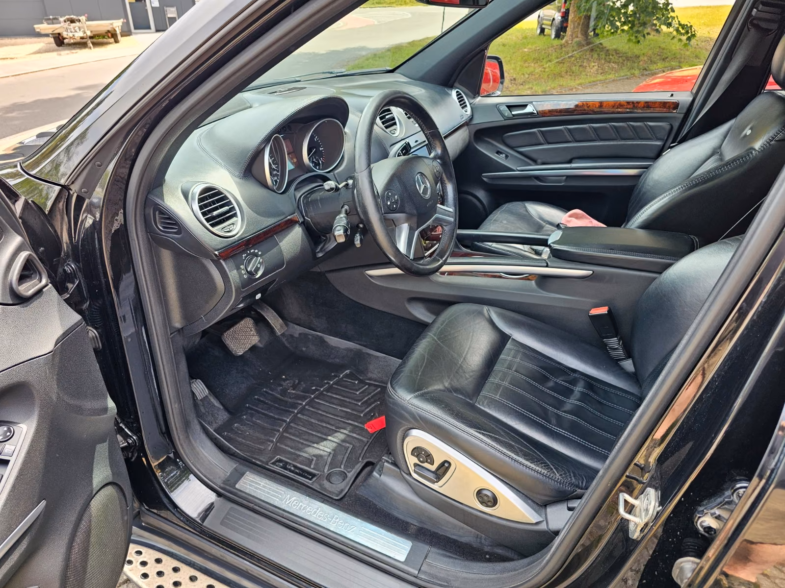 Mercedes-Benz ML350 2008 — photo 11