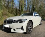 BMW 320i Touring Luxury AHK Leder Sportsitze Kamera - BMW 320 Gebrauchtwagen in Karlsruhe