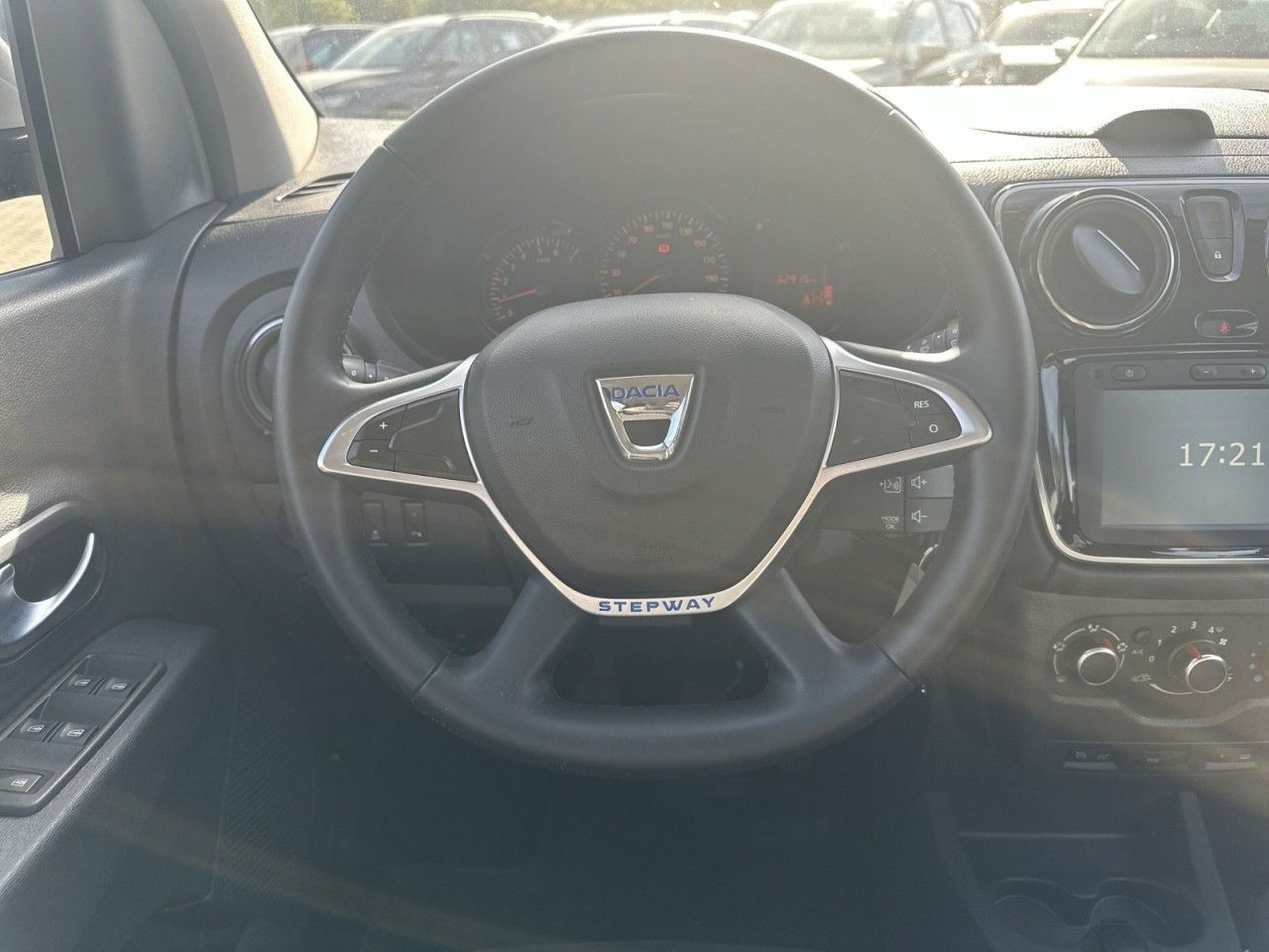 Fahrzeugabbildung Dacia Lodgy Stepway TCe 130 PS