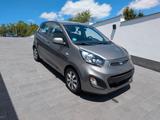 Kia Picanto FIFA World Cup Edition - Kia Picanto: Cup