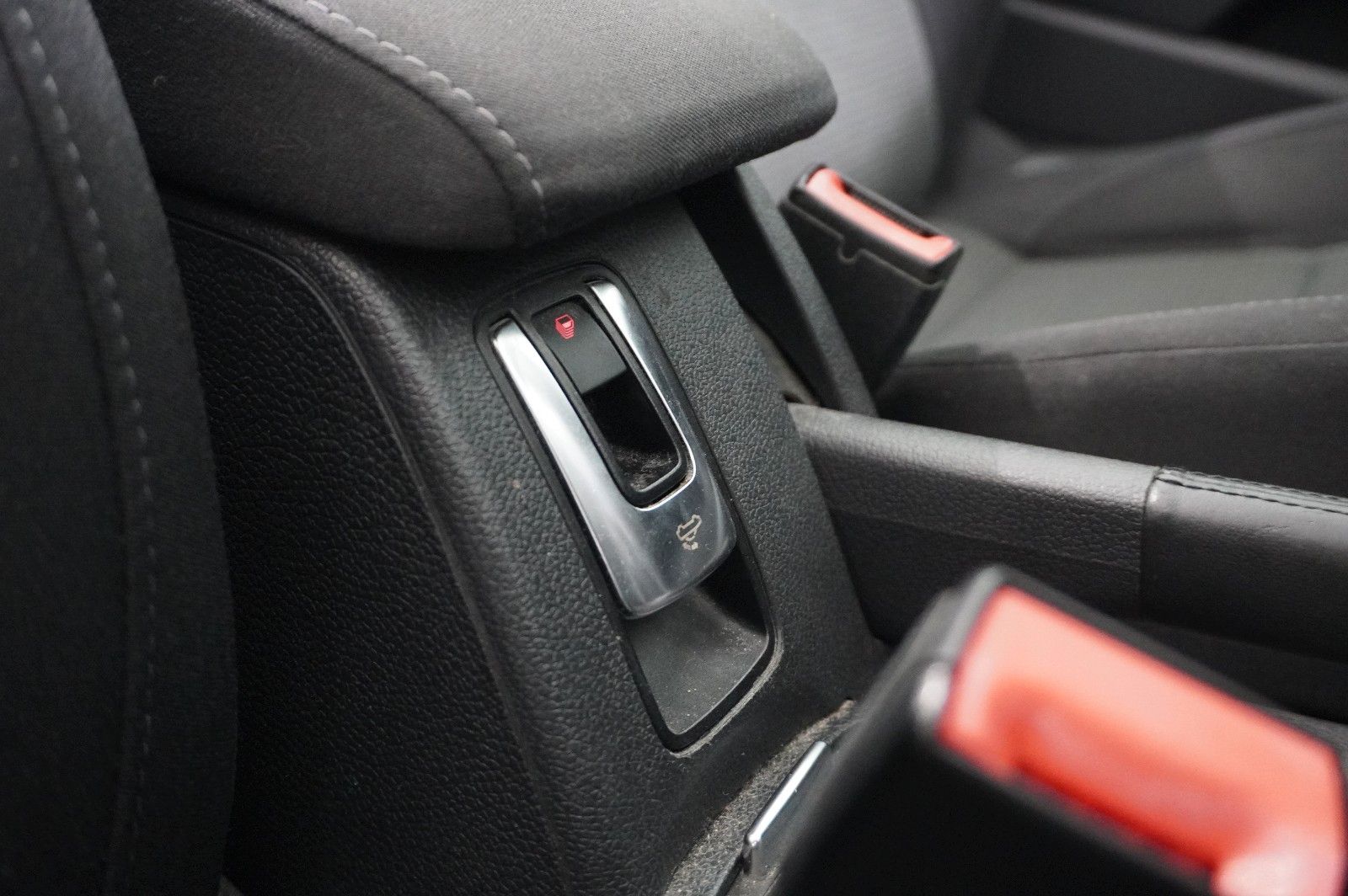Fahrzeugabbildung Volkswagen Golf VI Cabriolet 1.2 TSI NAVI/SHZ/USB/PDC/TEMP.