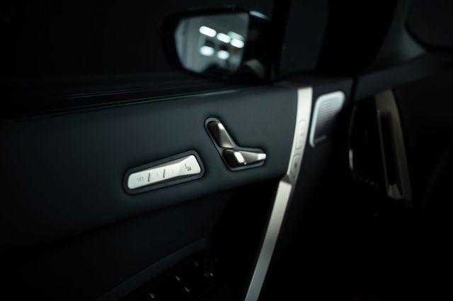 Fahrzeugabbildung BMW iX M60 M-Bremse Laser-Licht Surround Sound AHK