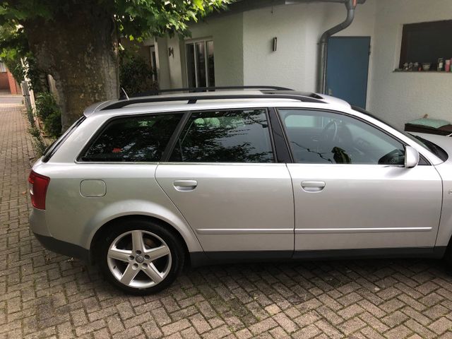 Audi A4 Avant 2.4 V6