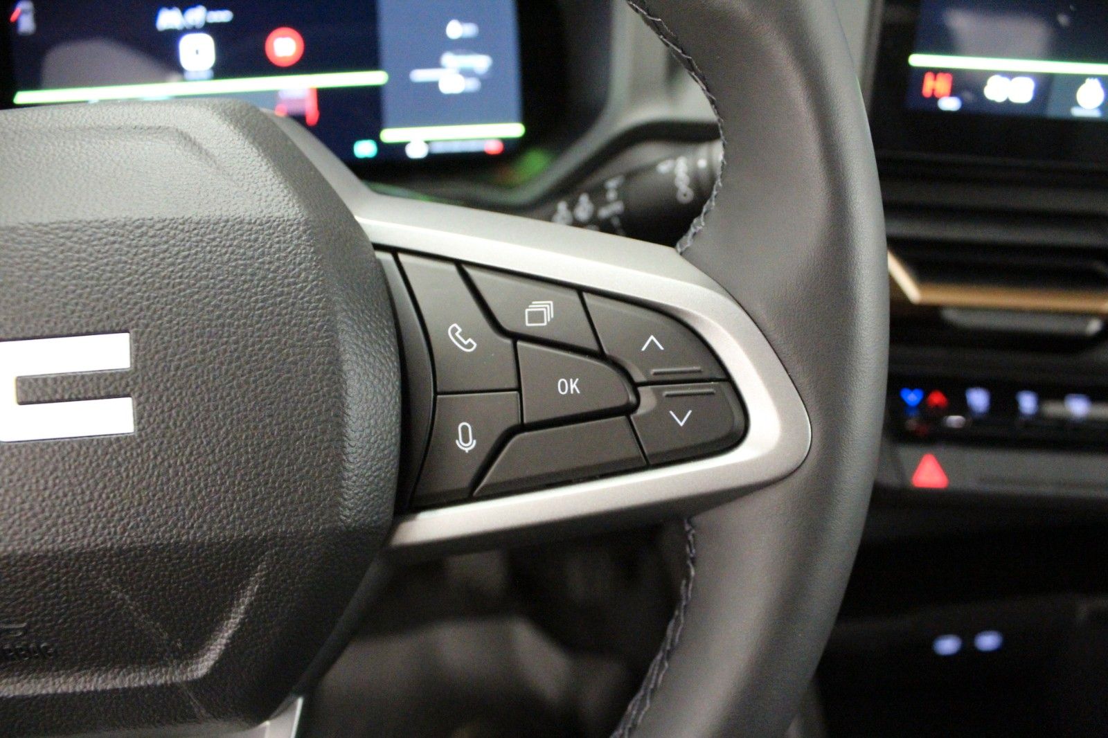 Fahrzeugabbildung Dacia Bigster mild hybrid-G 140 Extreme *Winter-Paket*