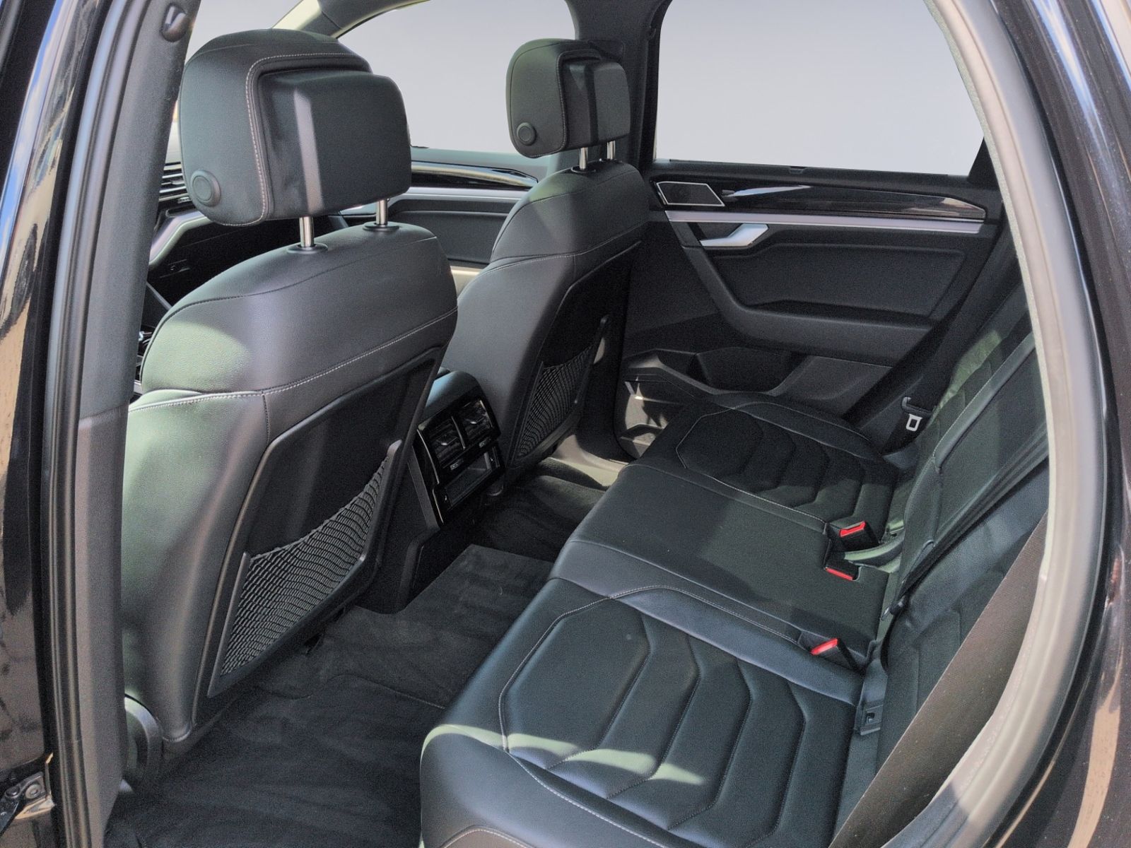 Touareg V8 TDI R Line LEDER+STHZ+AHK+PANO
