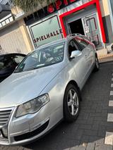 Volkswagen Passat Kombi 2010 - Volkswagen Passat mit CNG-Antrieb: Automatik