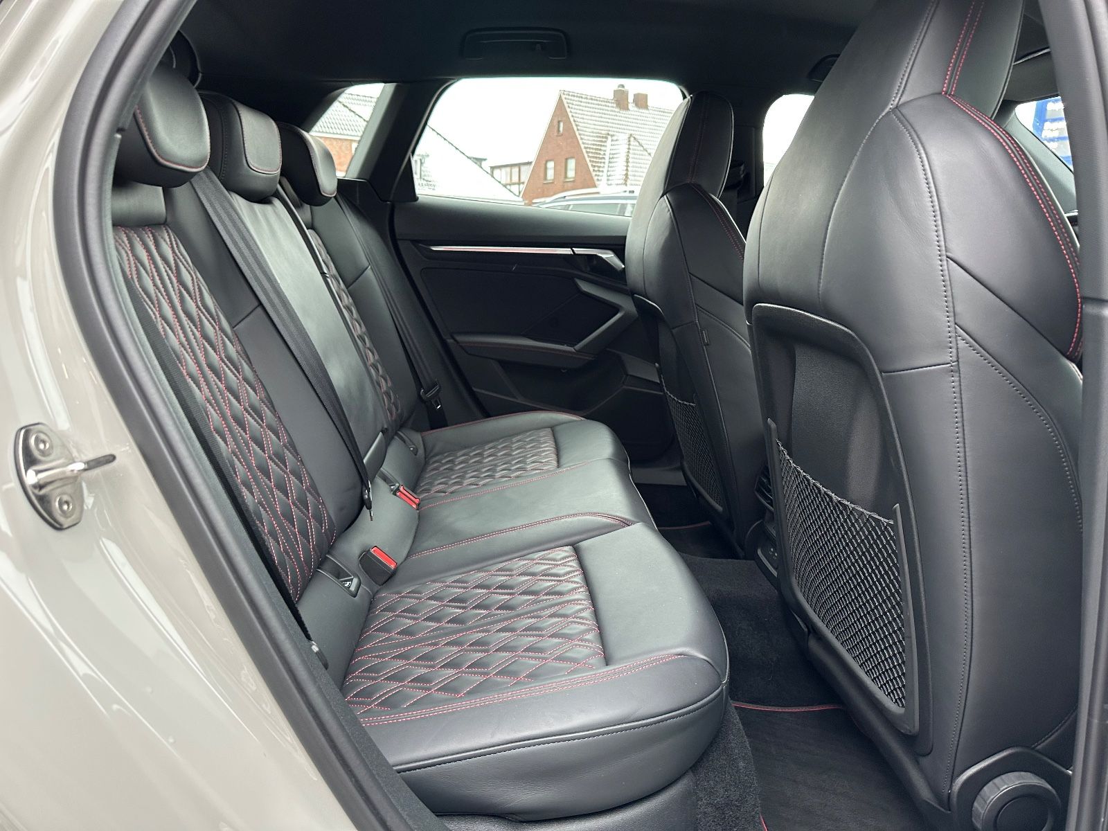 Fahrzeugabbildung Audi S3 Sportback 2.0 TFSI quattro Matrix/Business