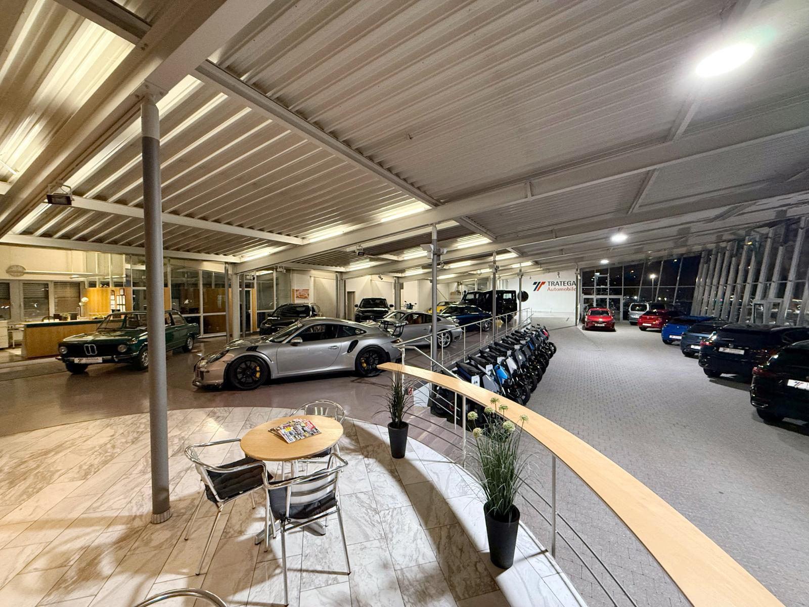 showroom-image-bottom