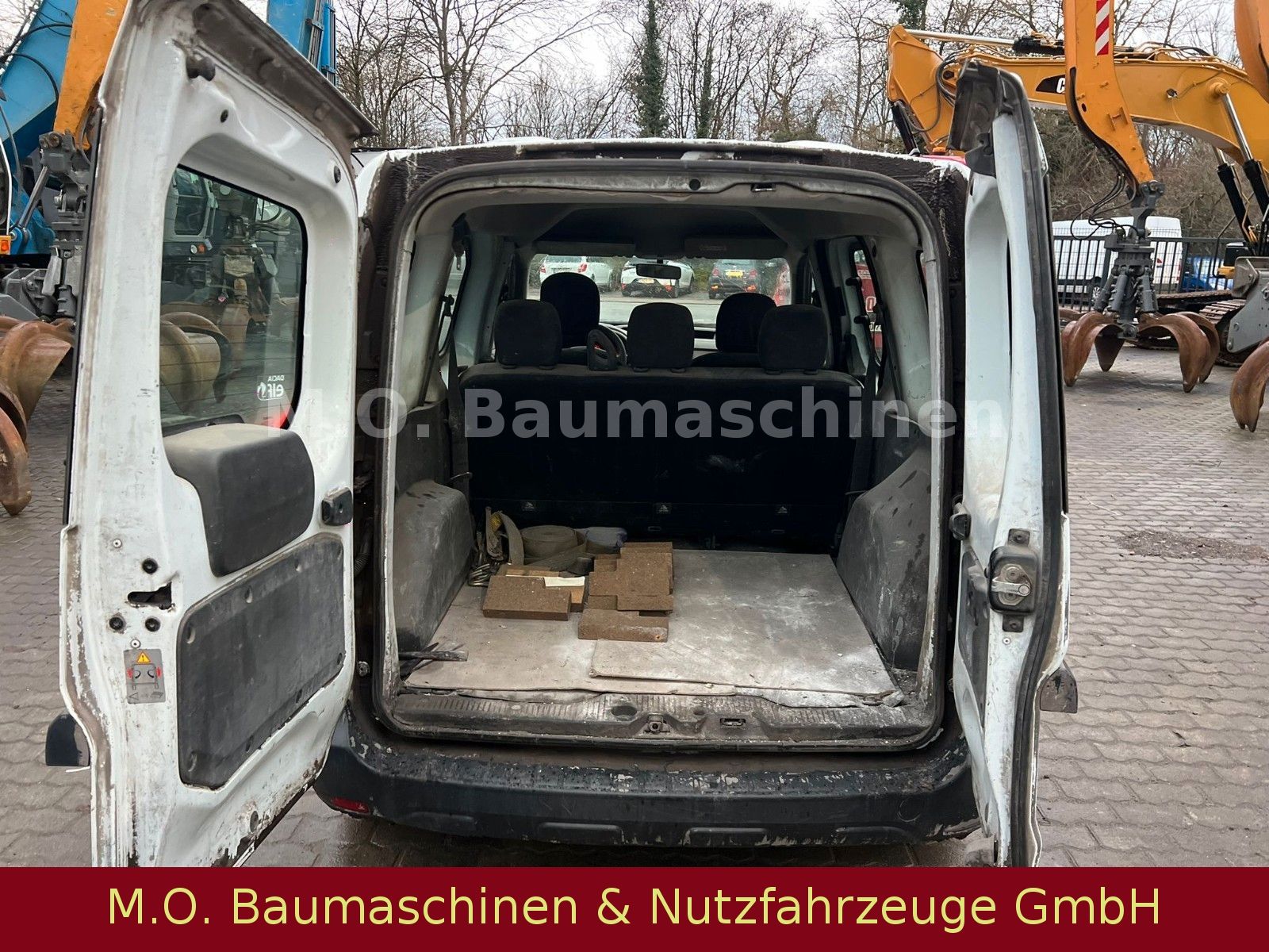 Fahrzeugabbildung Dacia Dokker / 1,6 / Benzin /