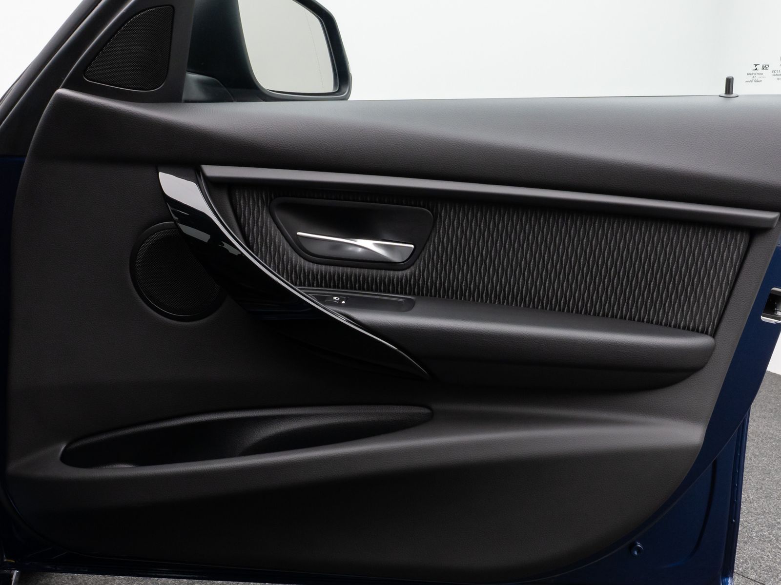 Fahrzeugabbildung BMW 320i Advantage HiFi Navi Lordos PDC LED Alarm