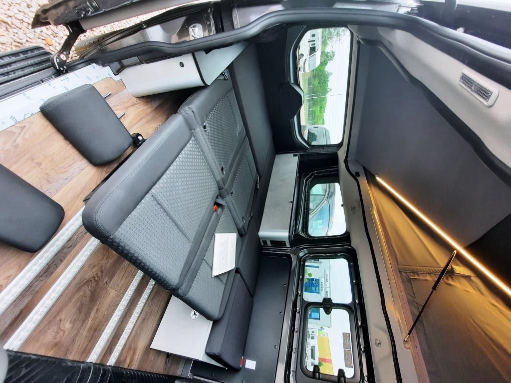 Fahrzeug Übersicht 6 Fahrzeugabbildung Dethleffs Globevan Camp Two Top Ausstattung / 1.Hand