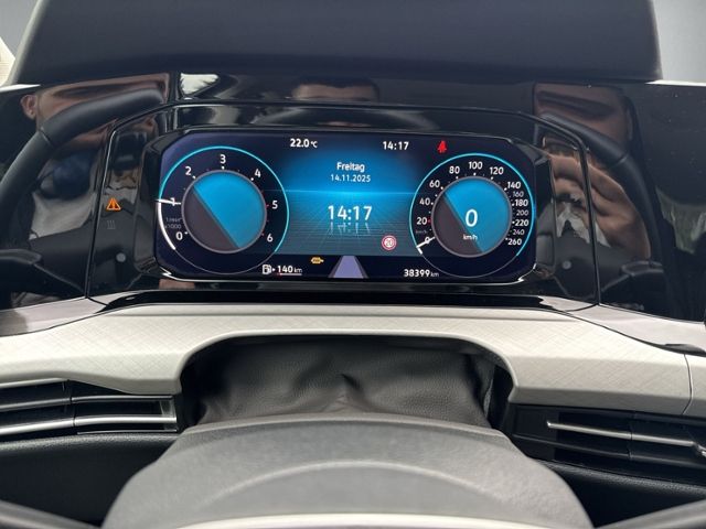 Golf VIII 2.0 TDI Life LED+NAVI+ACC+EINPARKH+SHZ