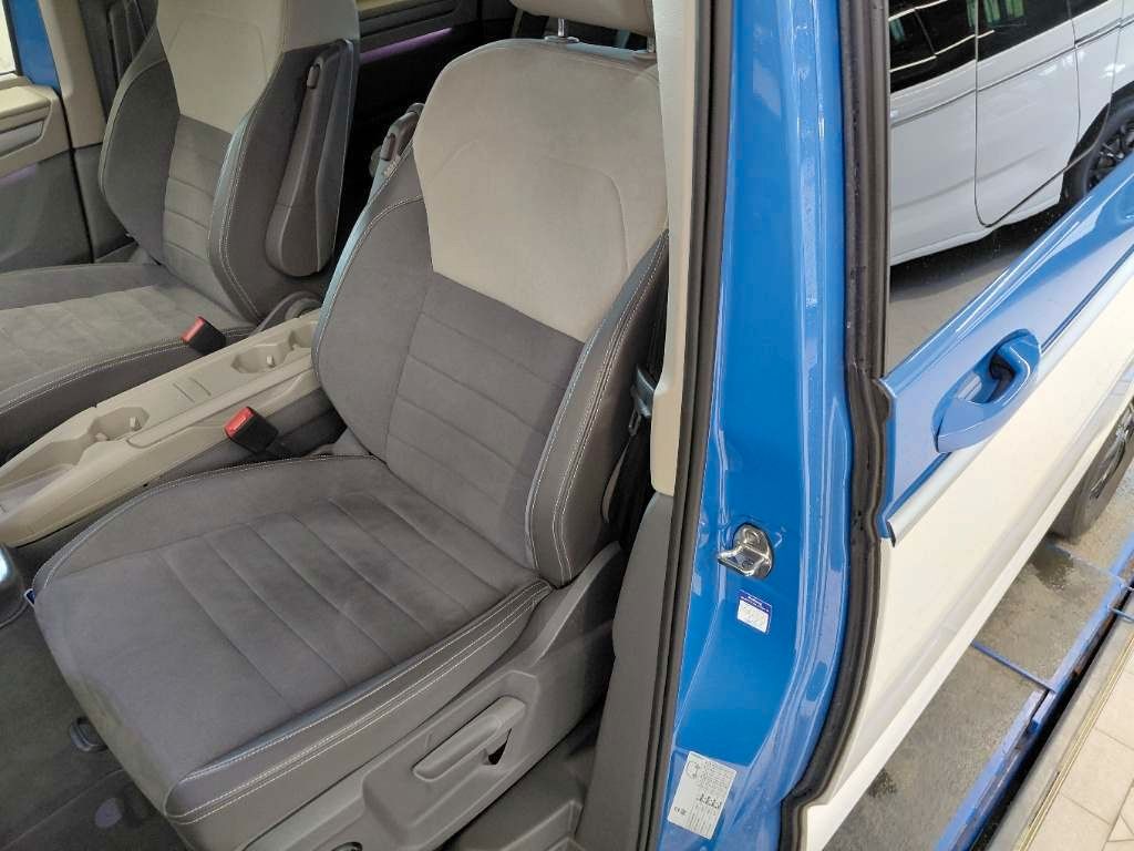 Fahrzeugabbildung Volkswagen T7 Multivan Style lang  HuD vis-a-vis ACC bi-col