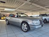 Mercedes-Benz E 220 FINAL EDITION/1A Historie+Bestzustand - gebrauchte Mercedes-Benz E 220 aus dem Jahr 1997