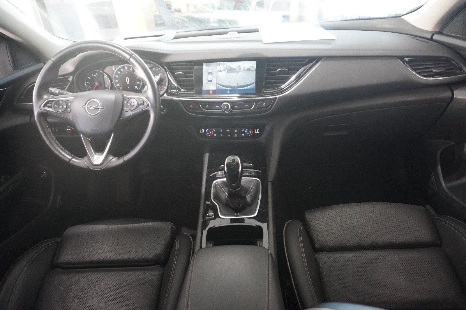 Fahrzeugabbildung Opel Insignia B ST 2.0D INNOV. 4X4 NAVI/LED/360°/HUD
