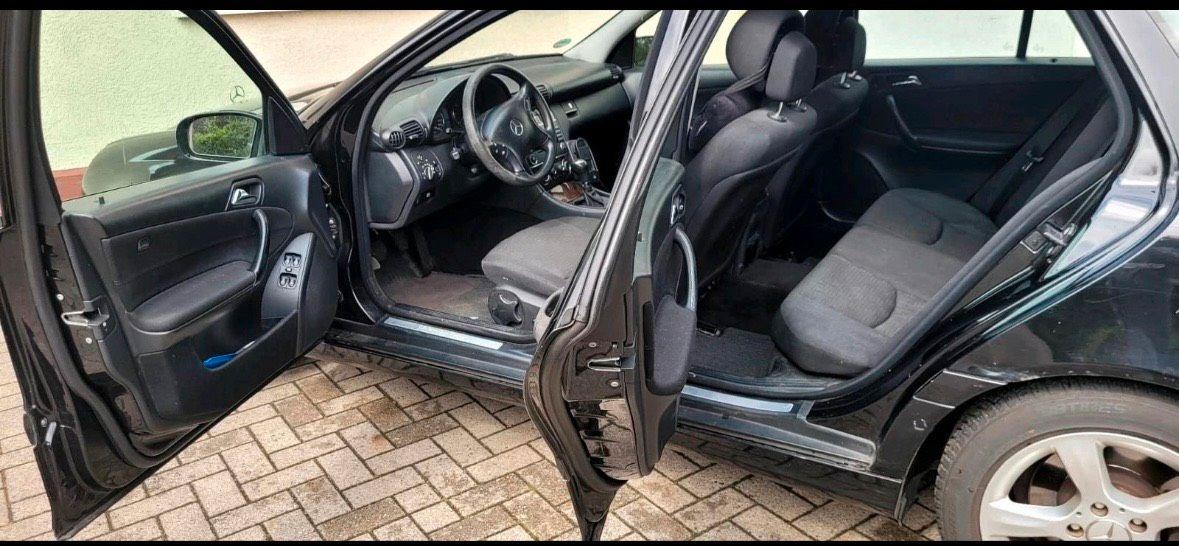 Mercedes-Benz C200 2005 — photo 13