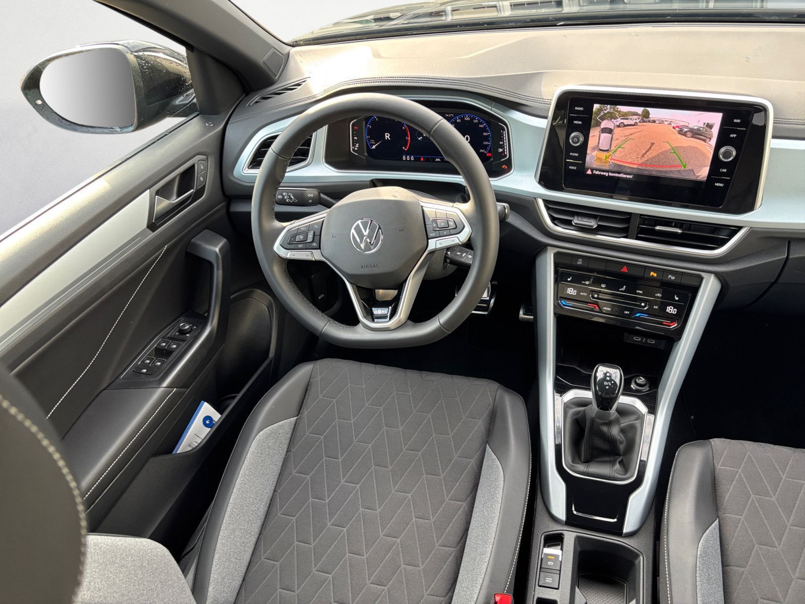 Volkswagen T-Roc - Bild 8