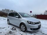 Volkswagen Touran 1.6 TDI AHK*BI-XENON*360°-PDC*TEMP*SiHZ* - VW Touran Gebrauchtwagen in Mainz