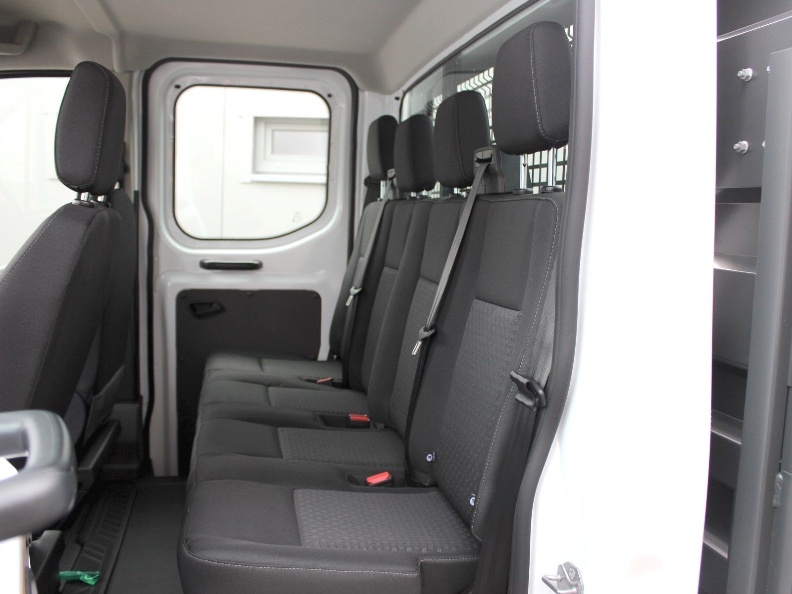 Fahrzeugabbildung Ford Transit 350 L4 Doppelkabine Trend
