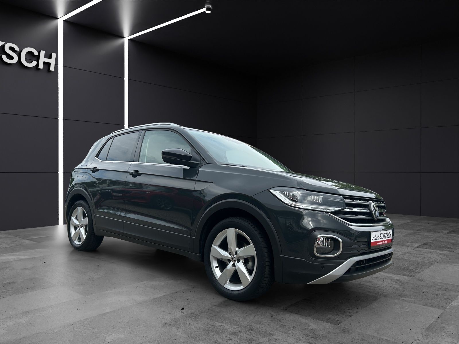 Fahrzeugabbildung Volkswagen T-Cross Style DSG LED Navi VC RFK SHZ 17"