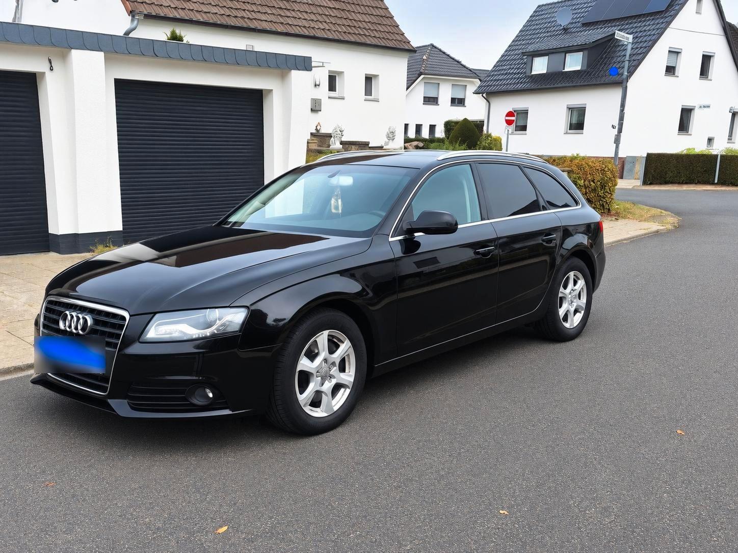 Audi A4 2010 — rear view