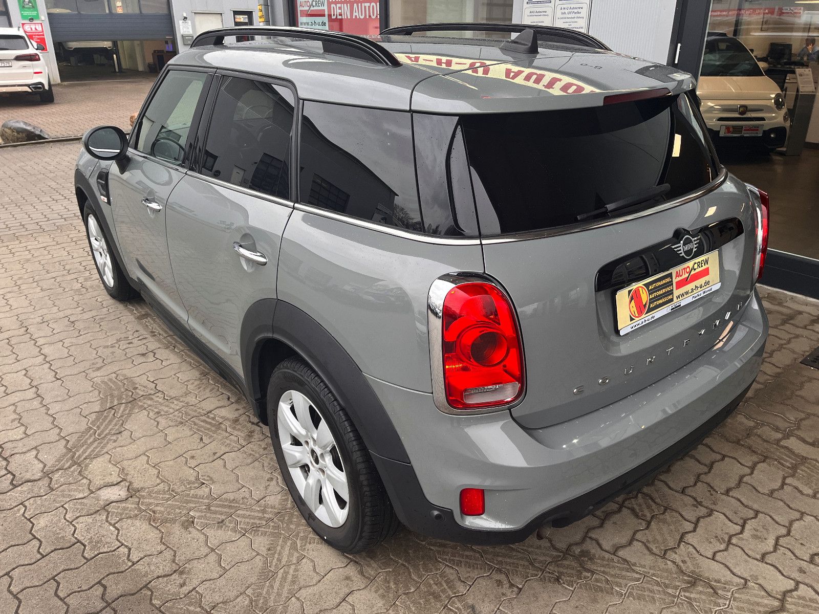 Fahrzeugabbildung MINI ONE Countryman One D Automatik