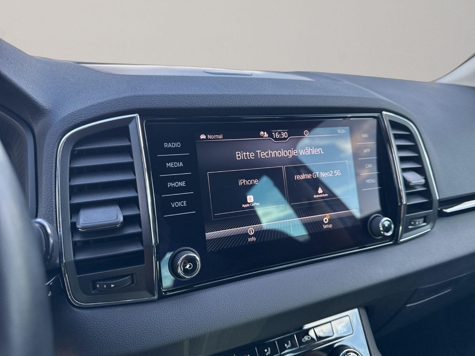 Karoq 1.5 TSI Style, Family, AHK, ACC, LED, DSG