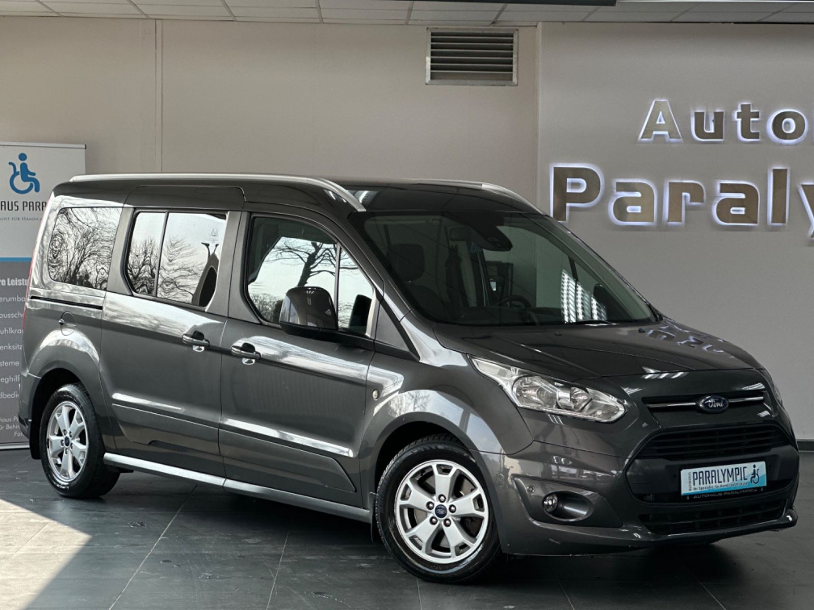 Grand Tourneo Titanium Behindertengerecht-Rampe