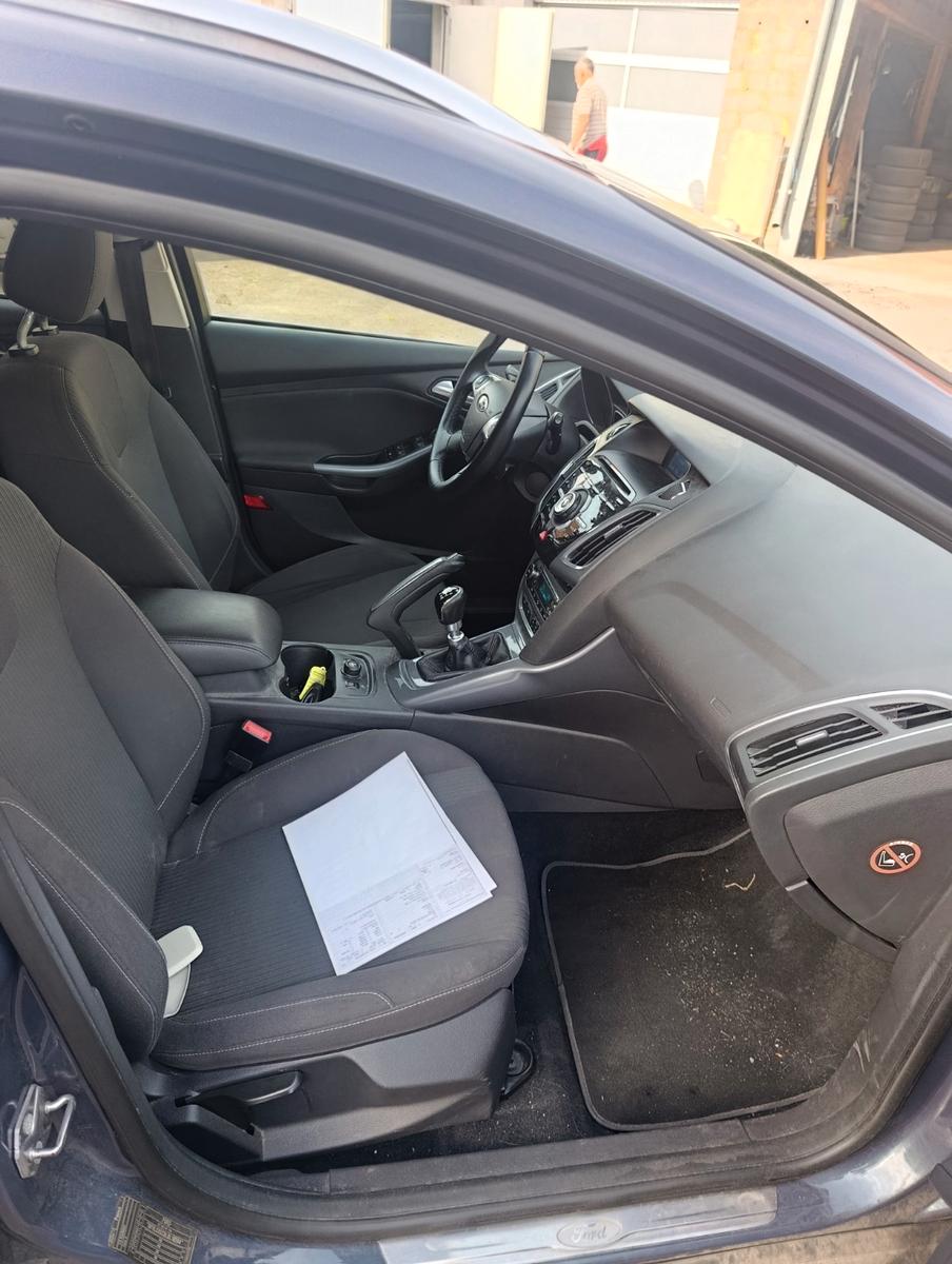 Ford Focus 2011 — photo 11