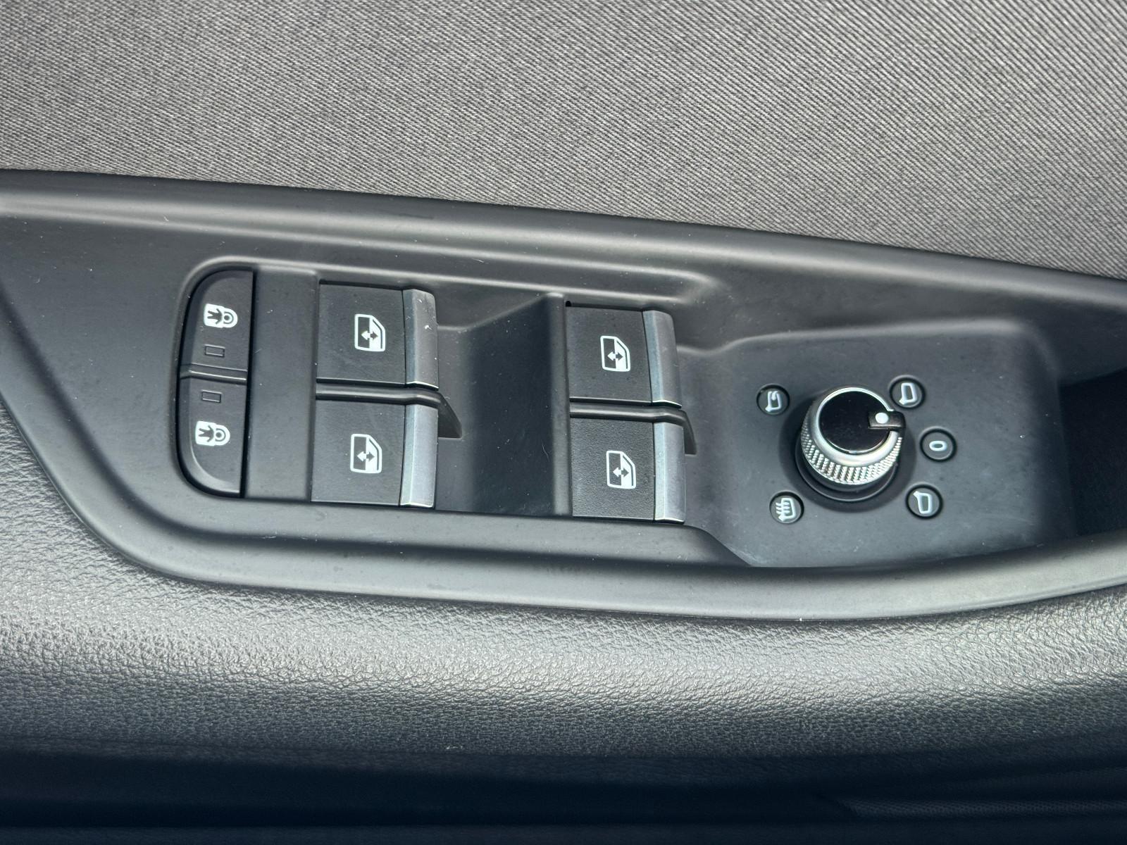 Audi A4 Lim. 40 TDI S tronic*VIRTUAL*RÜFA*, миниатюра 27