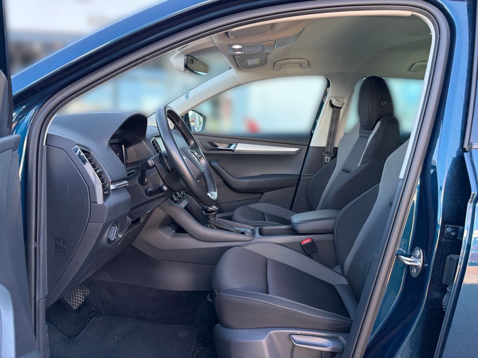 Fahrzeugabbildung SKODA Karoq 1.5 TSI ACT Tour OPF*SHZ*NAVI*Kamera*