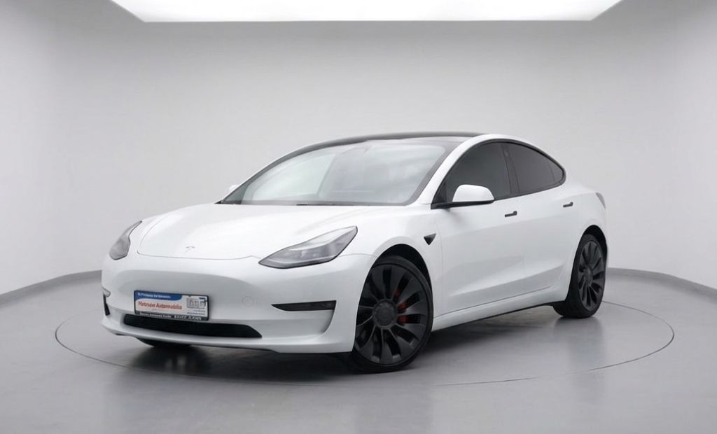 TESLA Model 3