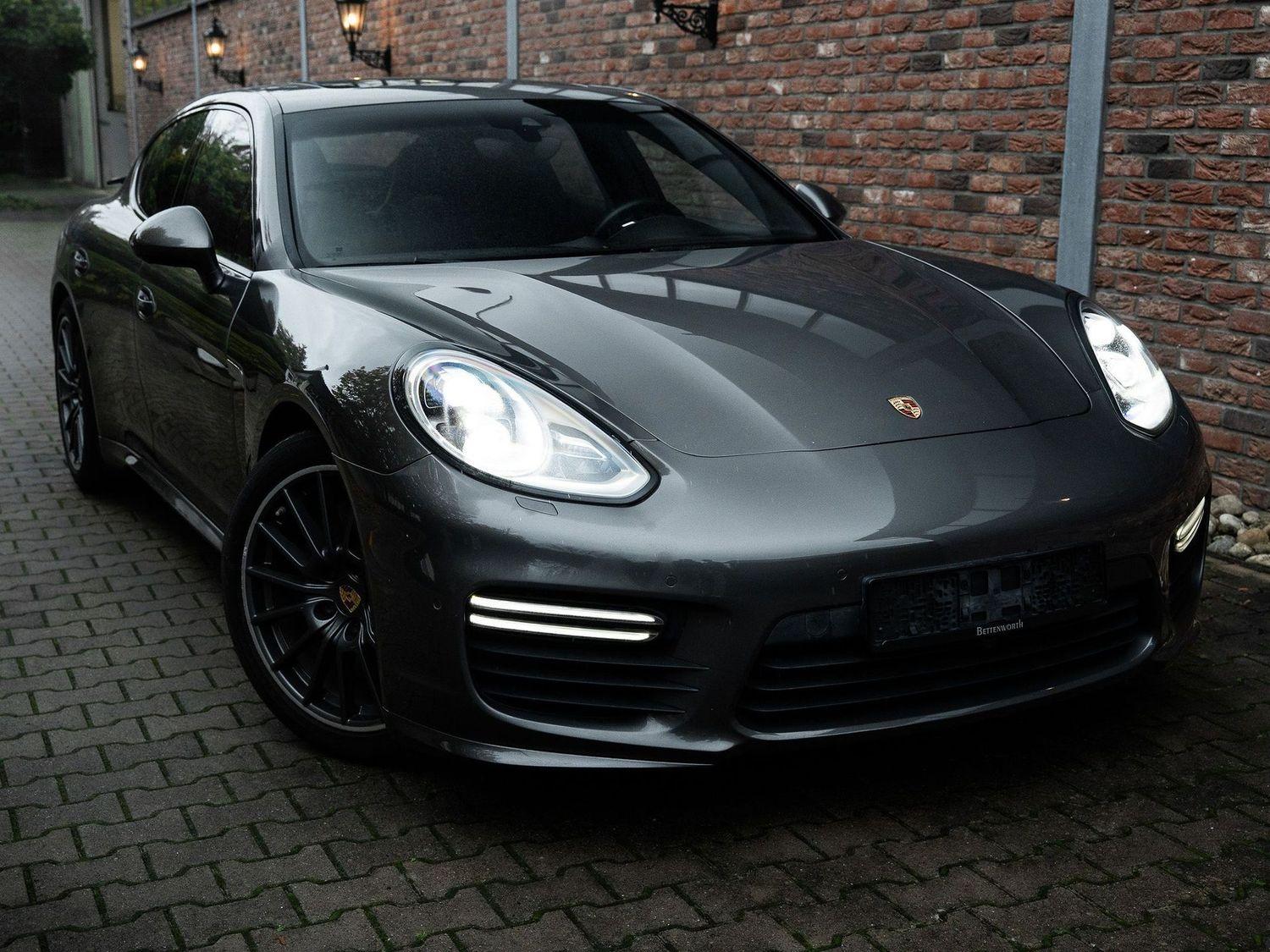 Porsche Panamera GTS Glasdach Sport Chrono Bose Glasdach