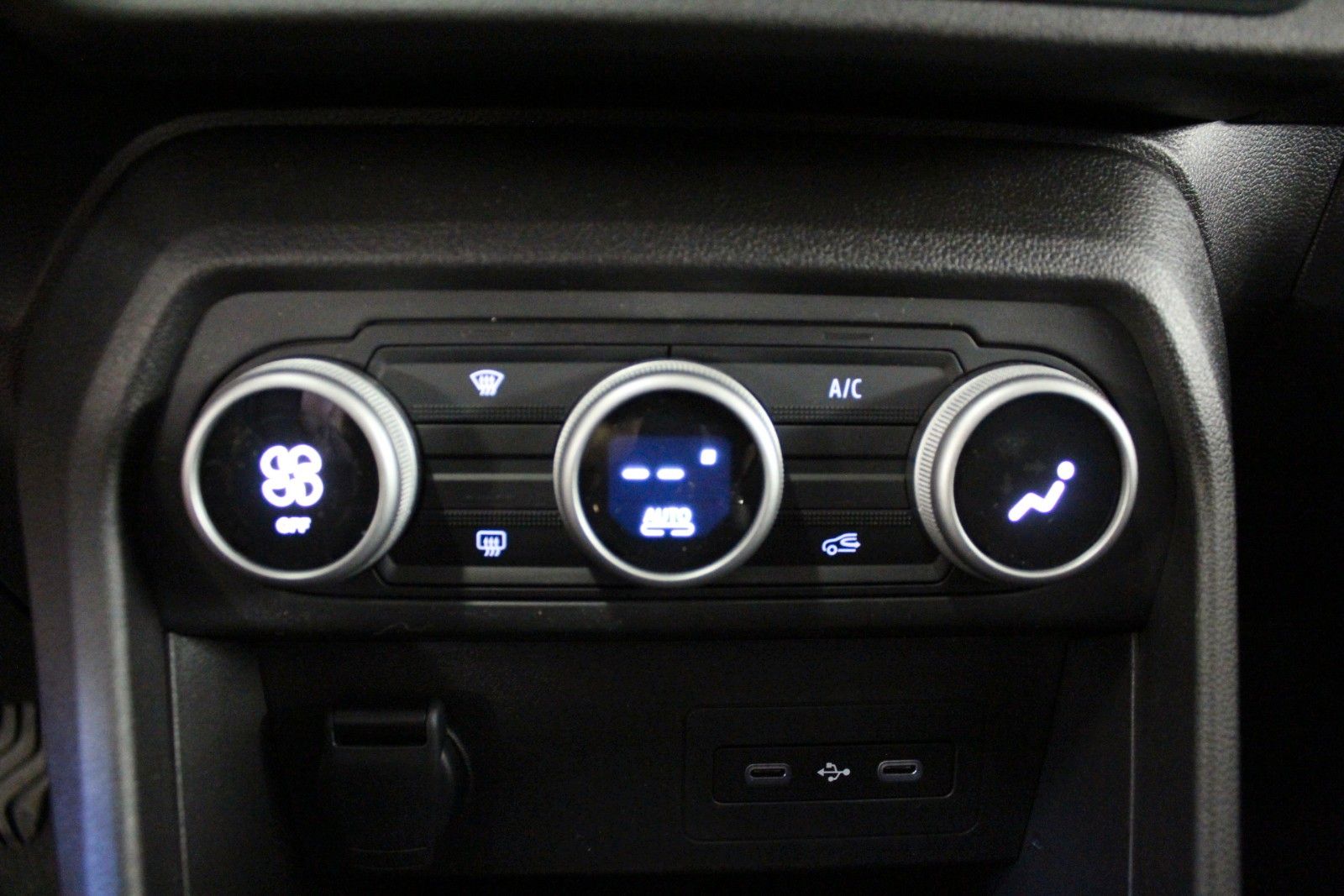 Fahrzeugabbildung Dacia Sandero TCe 100 Journey*Winterpaket* *MJ 2026