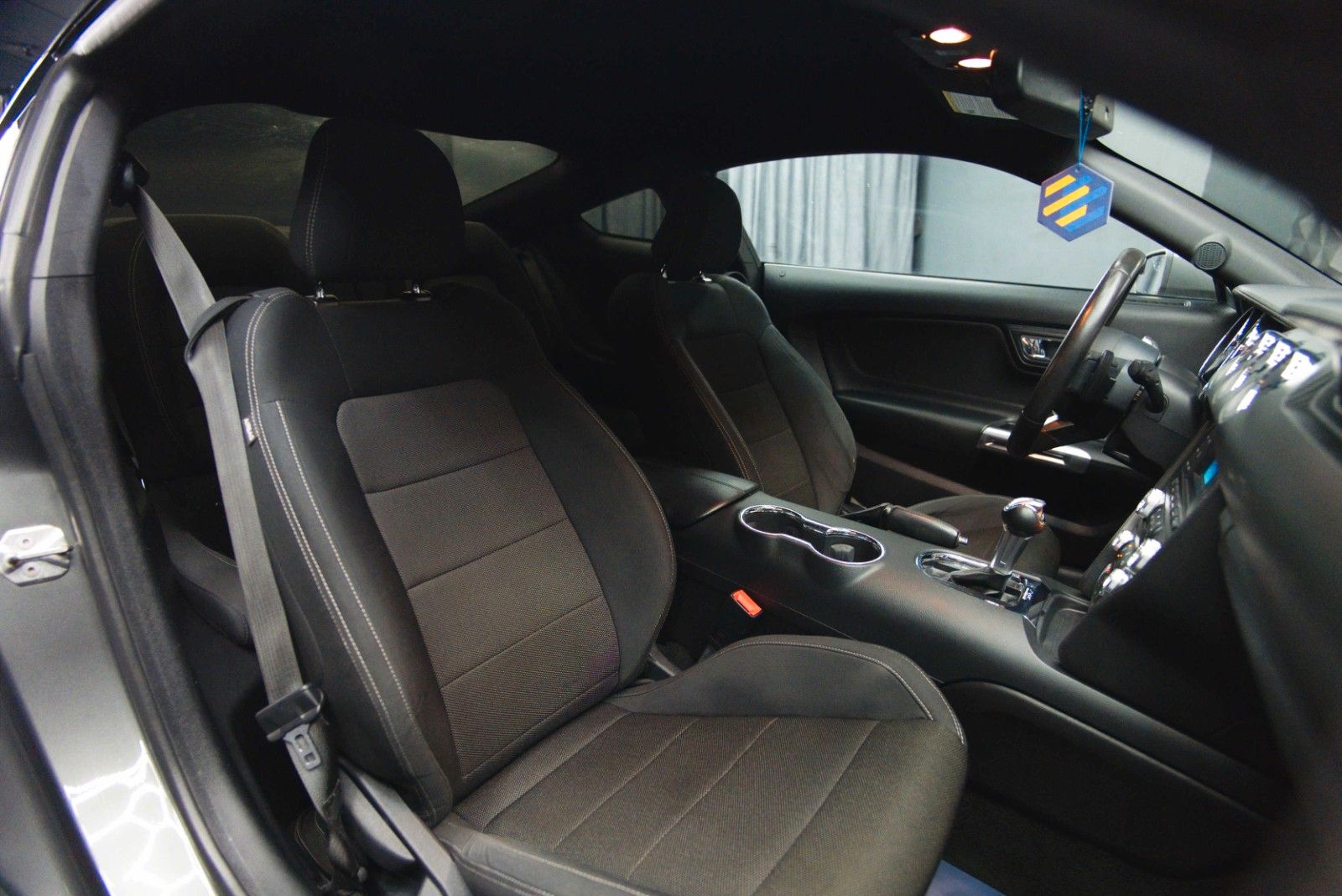 Fahrzeugabbildung Ford Mustang 3.7 V6 GT Coupe 19Zoll | Xenon | Kamera